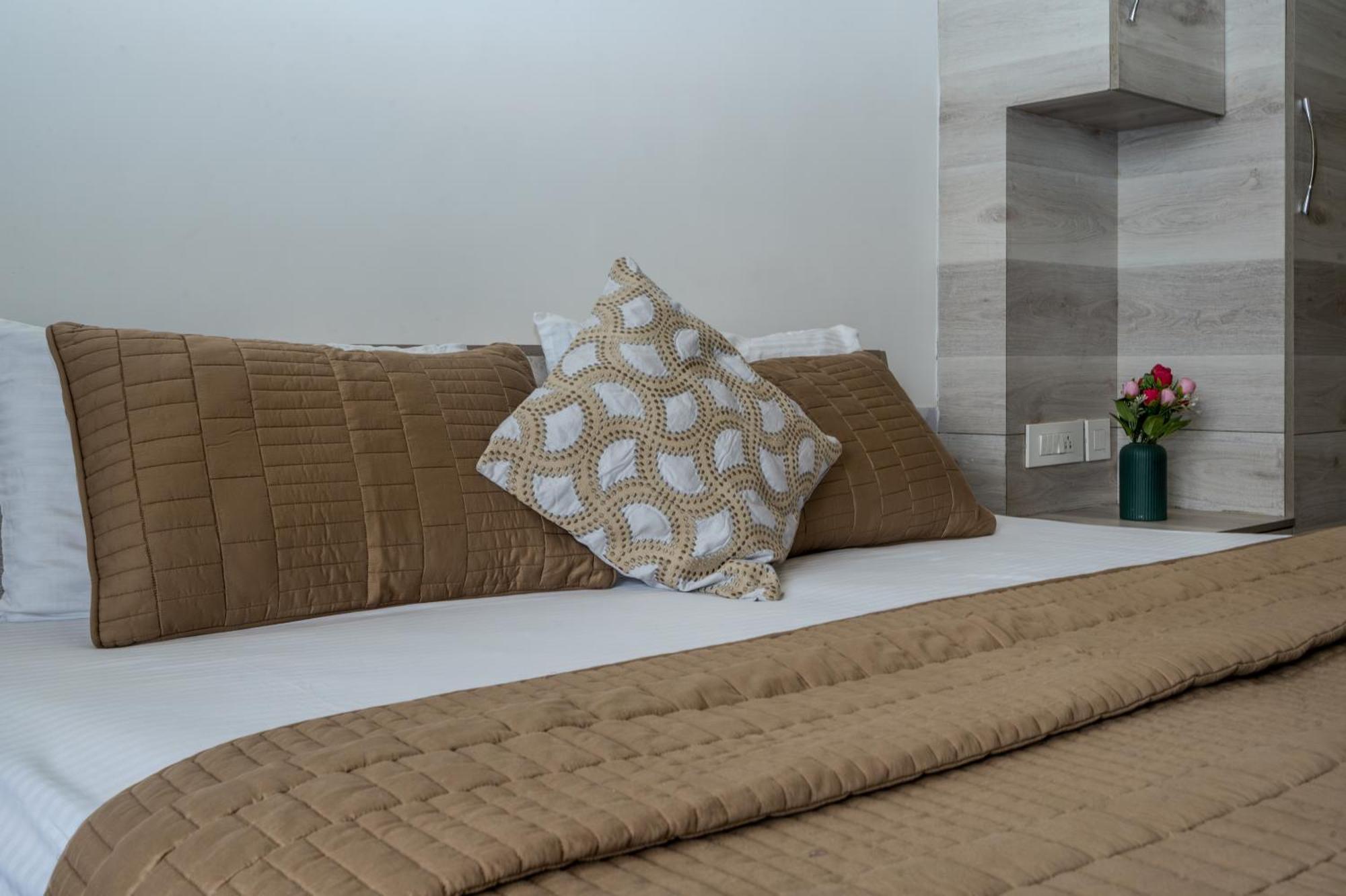 Stay Studio Hotel & Residences Gurgaon Eksteriør billede